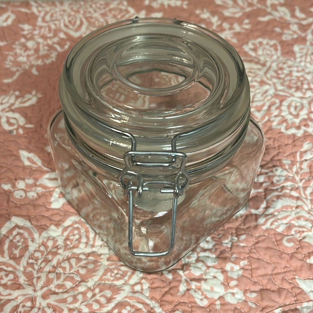 Glass Latching Apothecary Jar